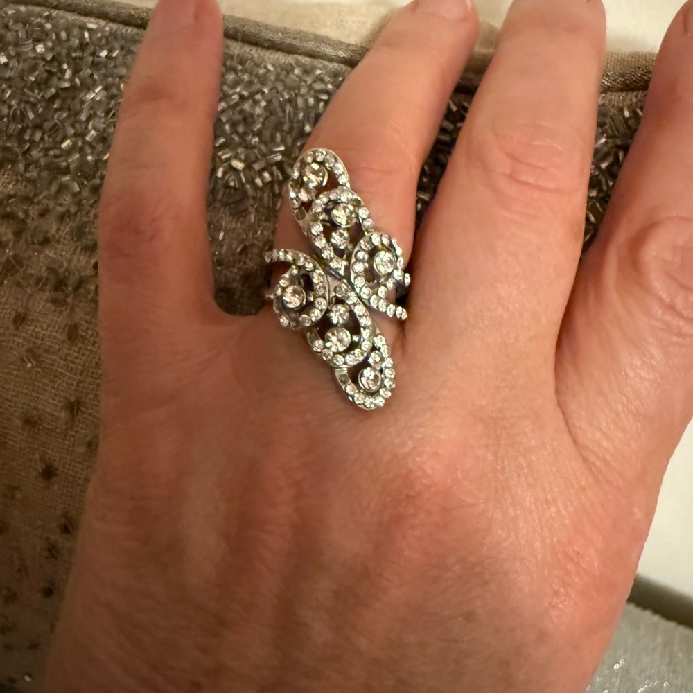 Cache Elegant Silver Rhinestone Ring - Picture 3 of 8